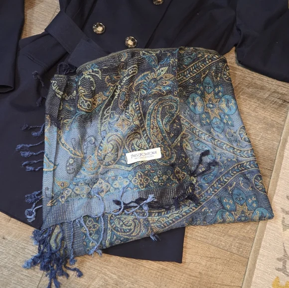 Pashmina Blue and Gold Paisley Scarf - Picture 2 of 4